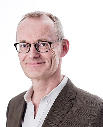 EU-medlemskapene har på mange måter skjøvet på grensen for hva som er øst i Europa. Men når det kommer til verdier går grensen mer der den gikk under den kalde krigen, mener Helge Blakkisrud. (Foto: Nupi) EU-medlemskapene har på mange måter skjøvet på grensen for hva som er øst i Europa. Men når det kommer til verdier går grensen mer der den gikk under den kalde krigen, mener Helge Blakkisrud. (Foto: Nupi)