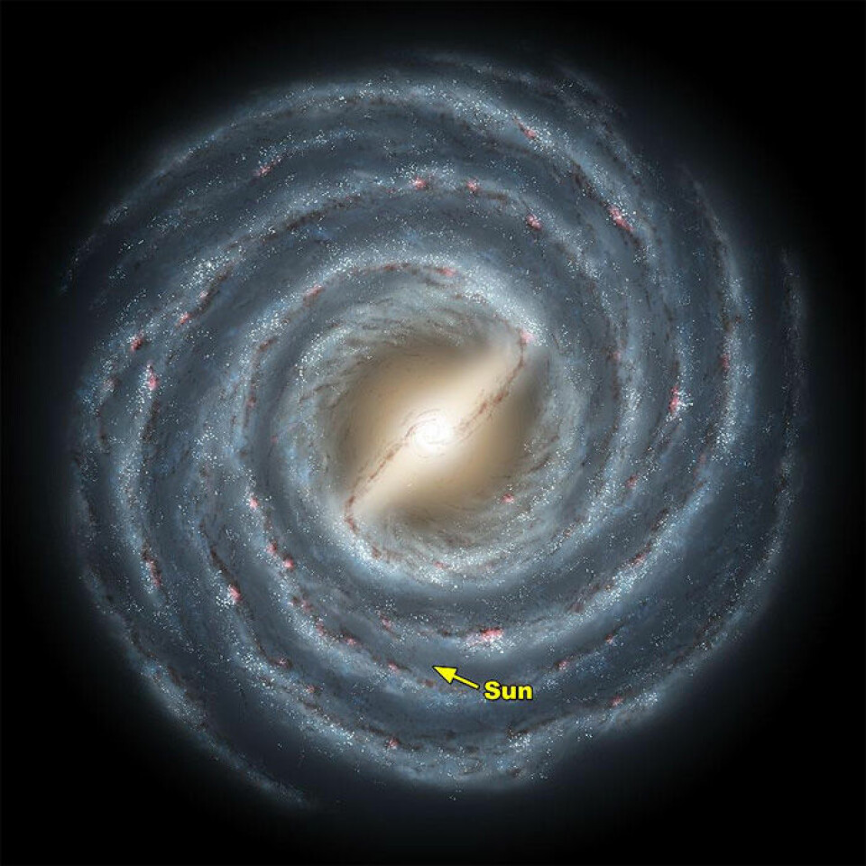 Illustrasjon av galaksen vår, Melkeveien, som vi tror den ville sett ut hvis vi kunne se den utenfra. Solsystemet vårt befinner seg litt utenfor galaksens sentrum. (Illustrasjon: NASA)