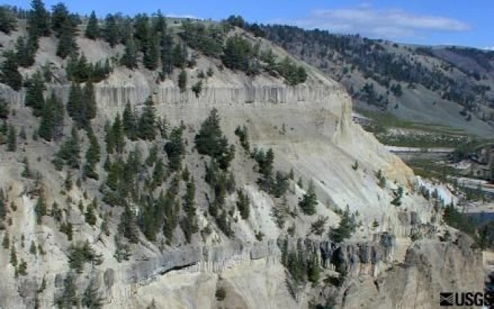 Landskapet i Yellowstone er formet av fortidens superutbrudd. Her ser vi resultatet av flytende lava fra et utbrudd for 1,3 millioner år siden. (Foto: USGS) Landskapet i Yellowstone er formet av fortidens superutbrudd. Her ser vi resultatet av flytende lava fra et utbrudd for 1,3 millioner år siden. (Foto: USGS)
