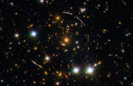Astronomers observe a sunburst from the early universe – in 12 copies
