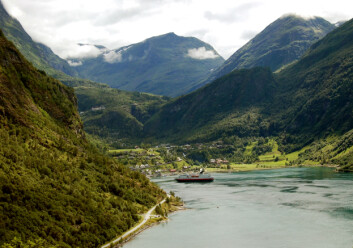 "Geiranger og mange andre bygdesamfunn, ikke minst på Vestlandet og i Nord-Norge, har langt mer enn lokal eller regional betydning, skriver forfatterne av denne kronikken." "Geiranger og mange andre bygdesamfunn, ikke minst på Vestlandet og i Nord-Norge, har langt mer enn lokal eller regional betydning, skriver forfatterne av denne kronikken."