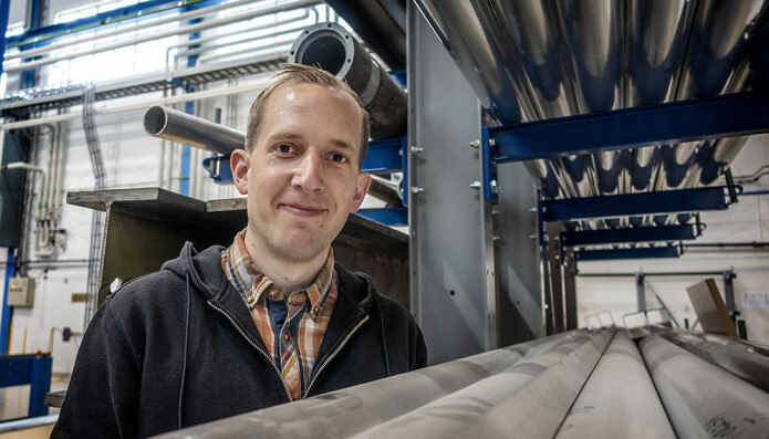 Bjørn Håkon Frodal has researched what happens in the ductile fracture process of aluminium alloys. Specifically, he studies the moldability and ability of the materials to deform without breaking. Bjørn Håkon Frodal has researched what happens in the ductile fracture process of aluminium alloys. Specifically, he studies the moldability and ability of the materials to deform without breaking.