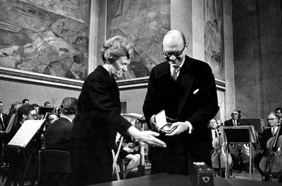 In 1969, the ILO received the Nobel Peace Prize for its efforts in building a body of international legislation based on basic human rights. Åse Lionæs, chairperson of the Nobel Committee, presents the prize to ILO’s director-general David A. Morse.