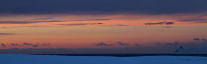 I dag er vi i stand til å heve oss fra jordskorpen og måle landhevingen i en absolutt forstand. Her fra Ny-Ålesund på Svalbard. Foto: Bjørn-Owe Holmberg I dag er vi i stand til å heve oss fra jordskorpen og måle landhevingen i en absolutt forstand. Her fra Ny-Ålesund på Svalbard. Foto: Bjørn-Owe Holmberg