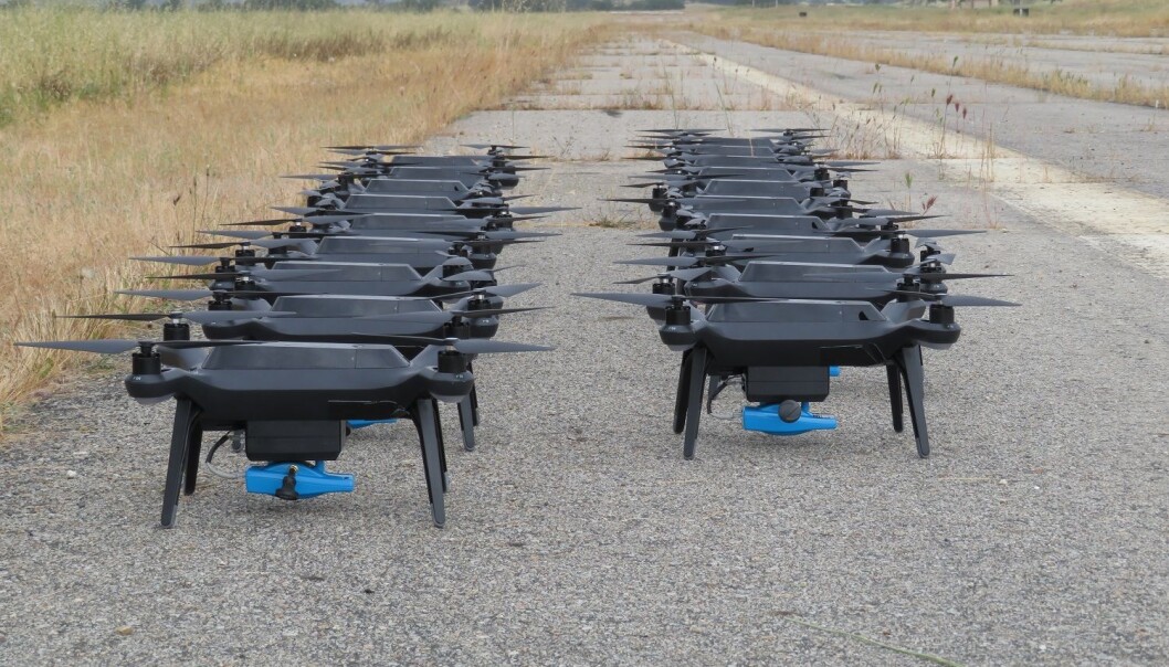 Stadig flere forsvarsoppgaver skal løses med autonome og ubemannede enheter som for eksempel flygende droner som finner veien selv. Stadig flere forsvarsoppgaver skal løses med autonome og ubemannede enheter som for eksempel flygende droner som finner veien selv.