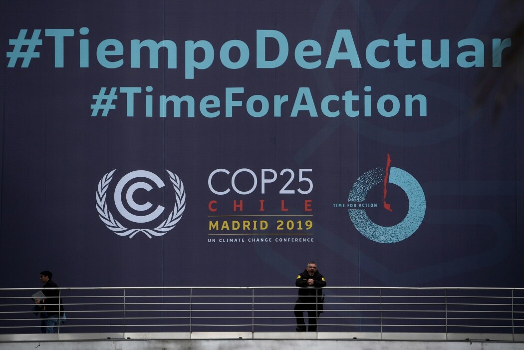 Mandag 2. desember starter COP25-klimaforhandlingene i Madrid. Et av årets viktigste tema er klimakvoter. Hvordan skal de fungere og hvem skal få lov til å bokføre klimakuttene - landene som gjør dem, eller de som betaler for dem? Mandag 2. desember starter COP25-klimaforhandlingene i Madrid. Et av årets viktigste tema er klimakvoter. Hvordan skal de fungere og hvem skal få lov til å bokføre klimakuttene - landene som gjør dem, eller de som betaler for dem?