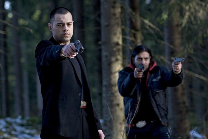 Scene fra filmen Izzat, som gikk på norske kinoer i 2005. (Foto: Filmkameratene AS/Erik Aavatsmark) Scene fra filmen Izzat, som gikk på norske kinoer i 2005. (Foto: Filmkameratene AS/Erik Aavatsmark)