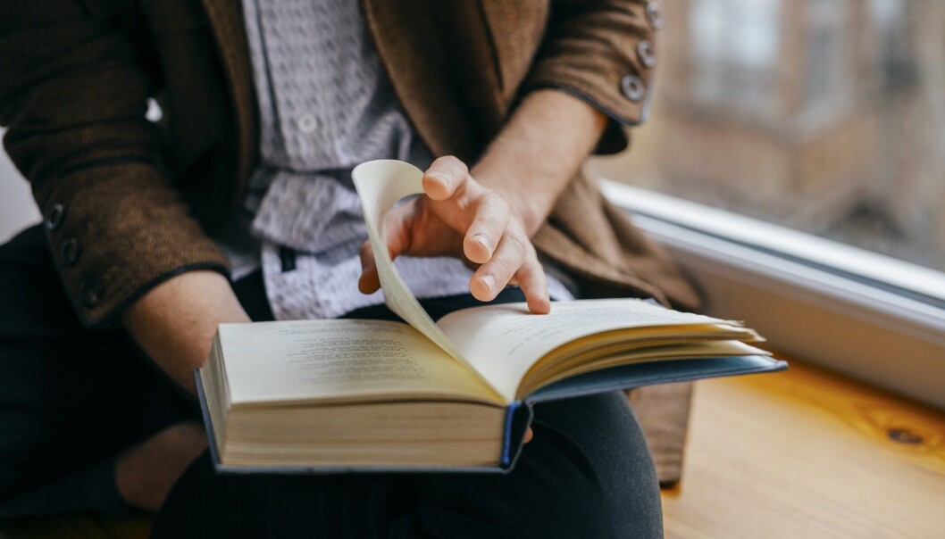 Forskerne har studert hva slags type litteratur og hvordan litteraturen brukes i ungdomsskolen og funnet at det er lite plass til skjønnlitteraturen. Forskerne har studert hva slags type litteratur og hvordan litteraturen brukes i ungdomsskolen og funnet at det er lite plass til skjønnlitteraturen.