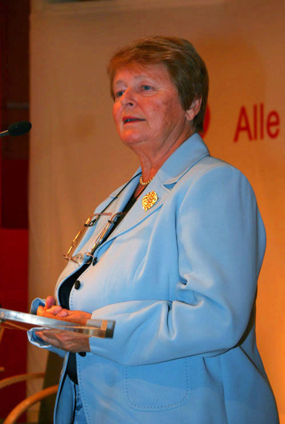 Det er på tide å finne fram FN-rapporten Vår felles fremtid, mener kronikkforfatterne. Rapportarbeidet ble ledet av Gro Harlem Brundtland. (Foto: Wikimedia Commons/Harry Wad)