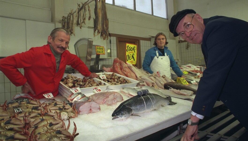Jens G. Balchen hadde stor tro på å skape en cyberfish. Bildet er tatt i legendariske Fiskhallen i Ravnkloa i Trondheim. Jens G. Balchen hadde stor tro på å skape en cyberfish. Bildet er tatt i legendariske Fiskhallen i Ravnkloa i Trondheim.