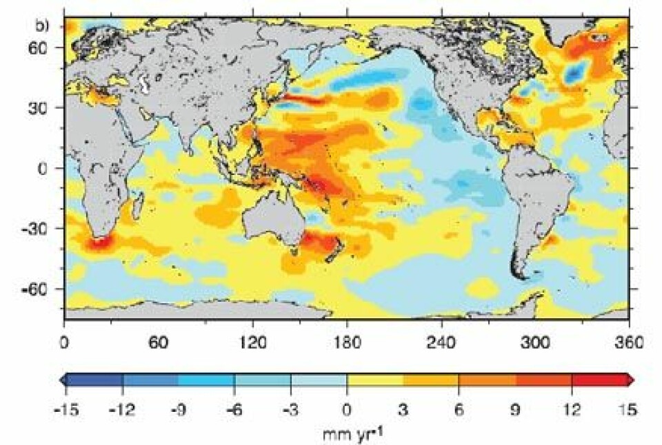 'Geografisk fordeling av trenden i havets hevning for perioden 1993-2003. Figuren er basert på data for havets nivå fra satellitter. Maldivene (Det indiske hav), Vanuatu (nærmest Australia) og Tuvalu er merket av på kartet. Fra IPCCs rapport om det vitenskapelige grunnlaget for klimaendringer'