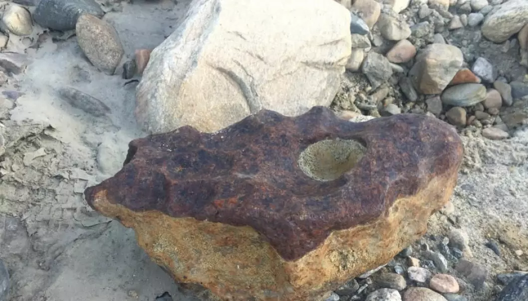 Danske fant denne 31,5 kilo tunge steinen på Grønland. Er det en sjelden meteoritt?