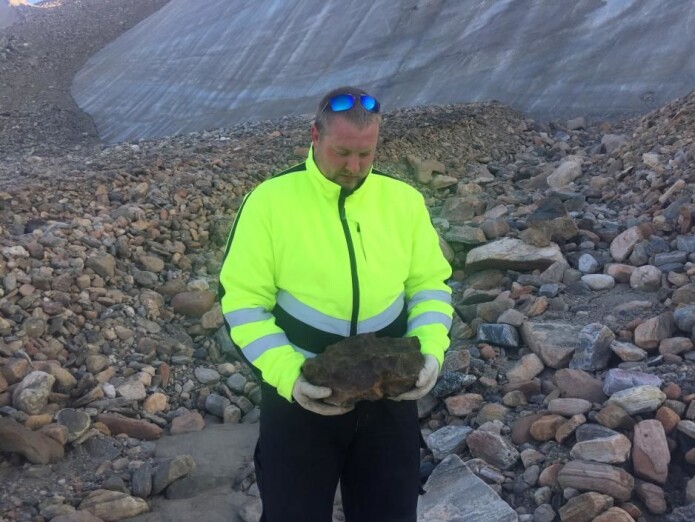 Når man ser på området like ved Thule der Casper Nielsen fant det som kanskje er en meteoritt, forstår man at det har vært som å lete etter en nål i en høystakk. Når man ser på området like ved Thule der Casper Nielsen fant det som kanskje er en meteoritt, forstår man at det har vært som å lete etter en nål i en høystakk.