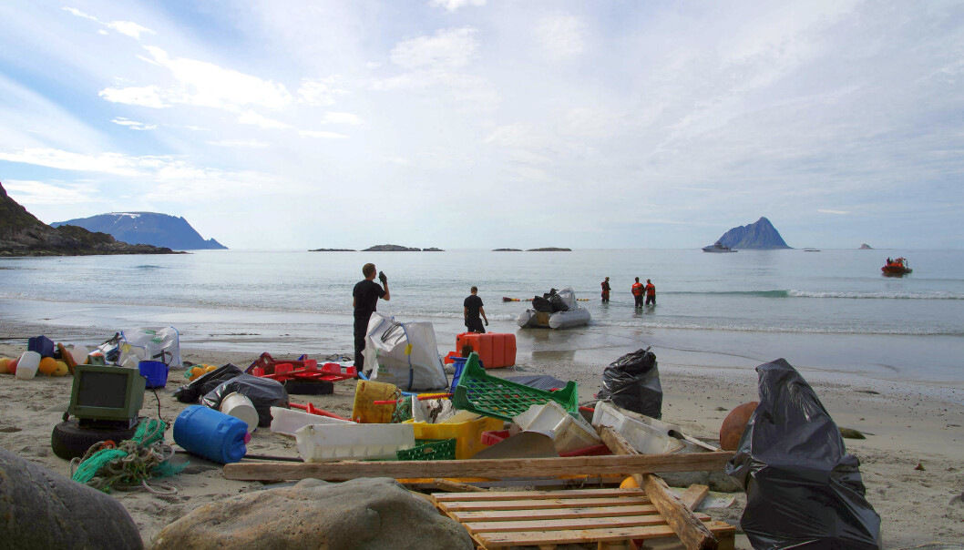 There are many reasons why plastic ends up in our oceans. Two researchers associated with the Fram Centre have now reviewed all the research material, identifying a knowledge gap relating to plastic in the Arctic. The photograph was taken during a plastic tidying operation on the coast of Troms. There are many reasons why plastic ends up in our oceans. Two researchers associated with the Fram Centre have now reviewed all the research material, identifying a knowledge gap relating to plastic in the Arctic. The photograph was taken during a plastic tidying operation on the coast of Troms.