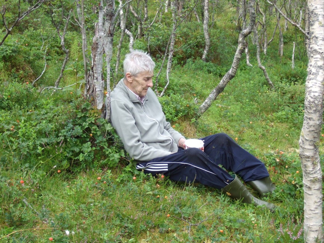 Gamle i to nordnorske kommuner har sterke minner knyttet til jordbruk, fiske, matauk, bærsanking og dyrehold i fjellet, finner forskerne. De vil gjerne ut i naturen igjen, men trenger hjelp fra andre. Gamle i to nordnorske kommuner har sterke minner knyttet til jordbruk, fiske, matauk, bærsanking og dyrehold i fjellet, finner forskerne. De vil gjerne ut i naturen igjen, men trenger hjelp fra andre.