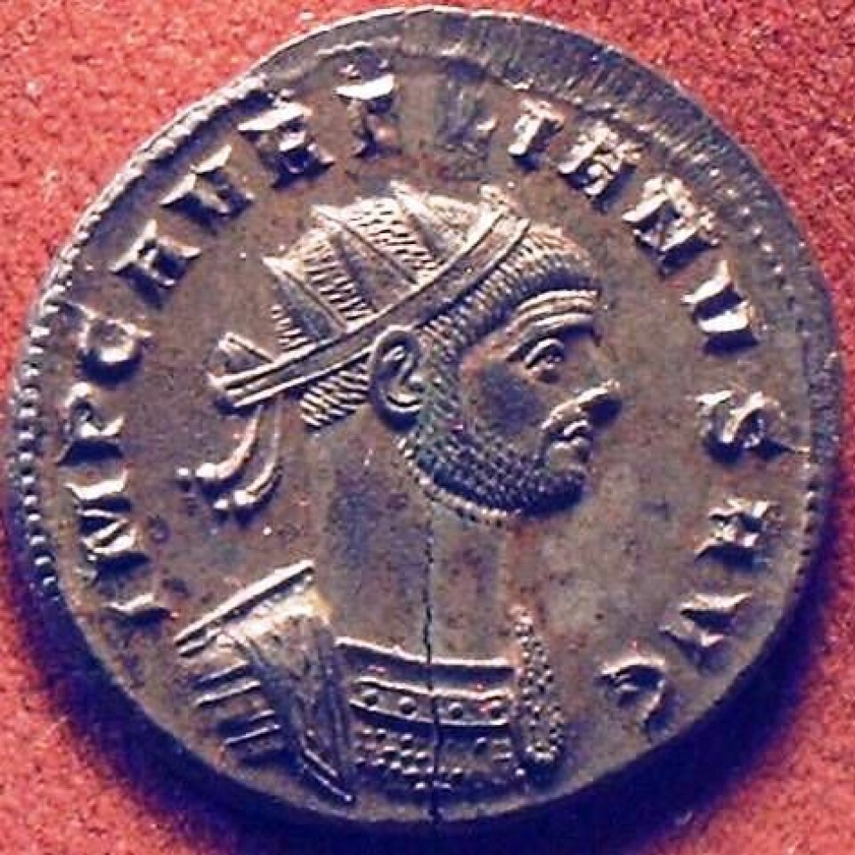 Anoninianus Aurelianus (avbildet på denne mynten) hersket i det romerske imperiet omtrent på den tiden da myntene fra den nyoppdagede skatten er fra. (Illustrasjonsfoto: Wikimedia Commons)