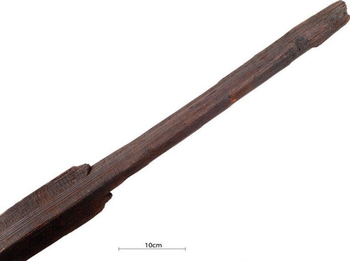 Detalj av et åreskaft fra museets samling. Åra er datert til førromersk jernalder. Detalj av et åreskaft fra museets samling. Åra er datert til førromersk jernalder.