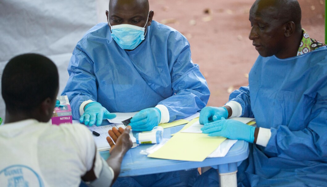 WHO health personnel treat a patient during the Ebola outbreak in Guinea. As WHO increasingly works locally, it is important to incorporate cultural contexts in clinical guidelines and policy. WHO health personnel treat a patient during the Ebola outbreak in Guinea. As WHO increasingly works locally, it is important to incorporate cultural contexts in clinical guidelines and policy.