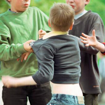 Alle elever har dårligere skoleprestasjoner på skoler der det er høy grad av mobbing. (Illustrasjonsfoto: colourbox.no) Alle elever har dårligere skoleprestasjoner på skoler der det er høy grad av mobbing. (Illustrasjonsfoto: colourbox.no)
