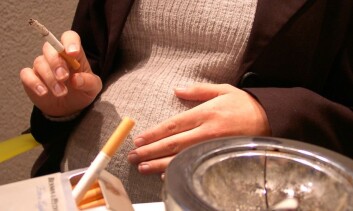 "Øker røyking under graviditeten risikoen for Aspergers syndrom, en mild form for autisme? Forskerne kan ennå ikke si sikkert, men det er mulig det er en sammenheng." (Foto: Colourbox) "Øker røyking under graviditeten risikoen for Aspergers syndrom, en mild form for autisme? Forskerne kan ennå ikke si sikkert, men det er mulig det er en sammenheng." (Foto: Colourbox)
