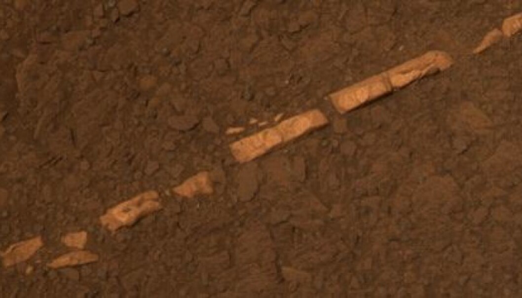 Forskere tror denne åren av gips ble dannet av vann som kom opp fra undergrunnen. Forskere tror denne åren av gips ble dannet av vann som kom opp fra undergrunnen.