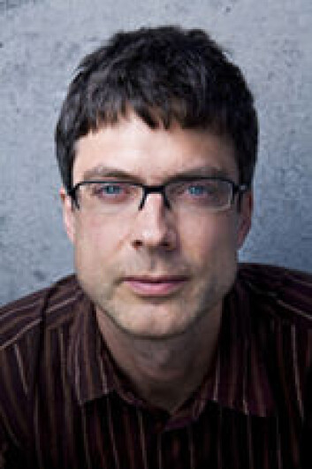 "Penger er bare penger så lenge vi tror at de er det. Ren psykologi, med andre ord, hevder Per Espen Stoknes." "Penger er bare penger så lenge vi tror at de er det. Ren psykologi, med andre ord, hevder Per Espen Stoknes."