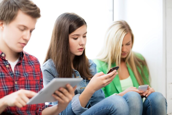 Det kan gå veldig galt når mange mennesker forholder seg ukritisk til informasjon fra et sosialt medium. Det er nemlig ingen som har i oppgave å kontrollere informasjon som legges online. (Foto: Colourbox) Det kan gå veldig galt når mange mennesker forholder seg ukritisk til informasjon fra et sosialt medium. Det er nemlig ingen som har i oppgave å kontrollere informasjon som legges online. (Foto: Colourbox)