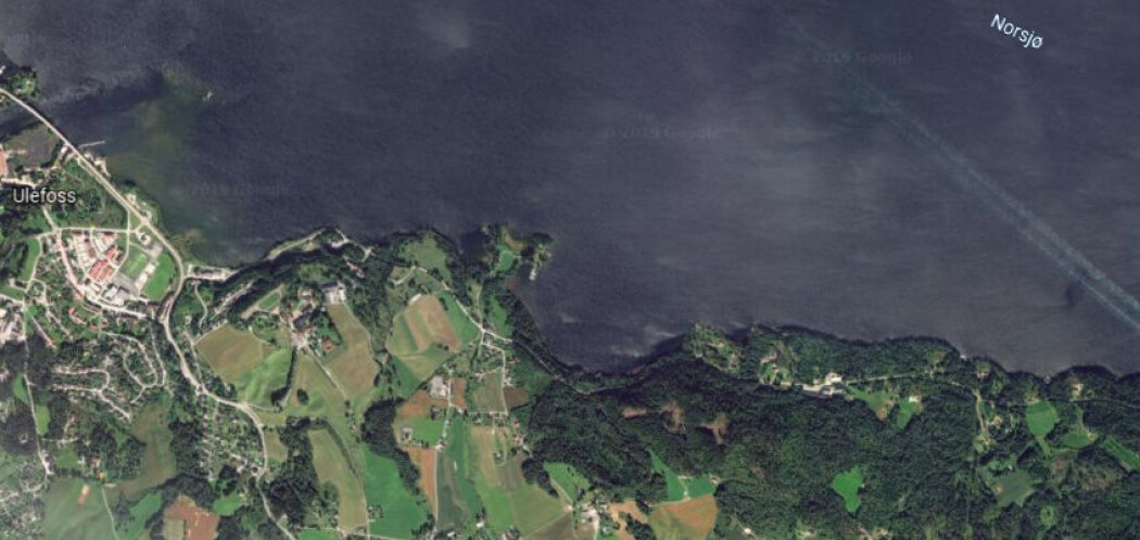 I 2014 oppdaget forskere spesielt høye verdier av den radioaktive gassen thoron i lufta utenfor de gamle jerngruvene i Gruveåsen i Fensfeltet, som ligger på et område på land nedenfor bukta midt på dette kartet. I 2014 oppdaget forskere spesielt høye verdier av den radioaktive gassen thoron i lufta utenfor de gamle jerngruvene i Gruveåsen i Fensfeltet, som ligger på et område på land nedenfor bukta midt på dette kartet.