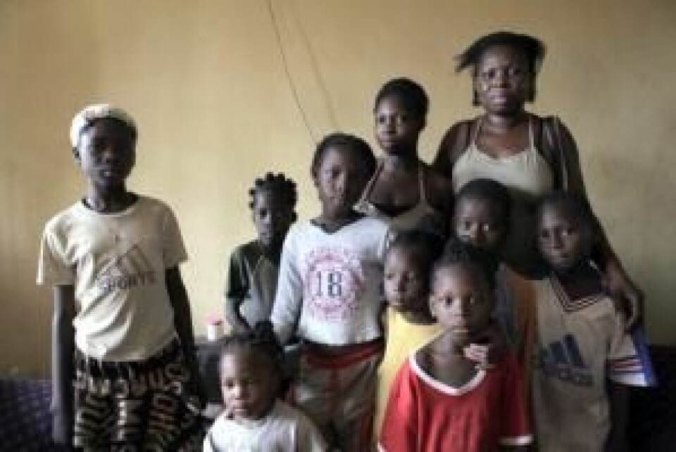 Nigerianske kvinner som har solgt sex i Europa, får plutselig ansvar for slektningene sine når de vender tilbake fra Europa. Man går nemlig ut fra at de har godt med penger. (Foto: Janus Metz)
