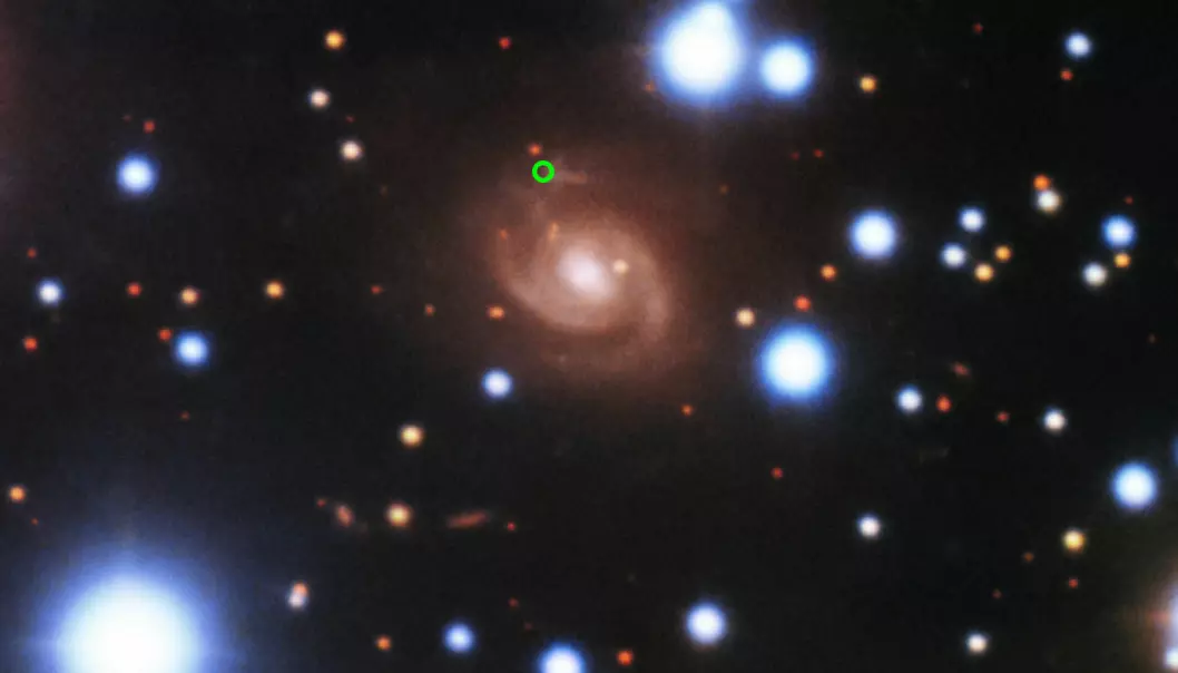 Et gjentagende radioglimt er sporet tilbake til denne galaksen