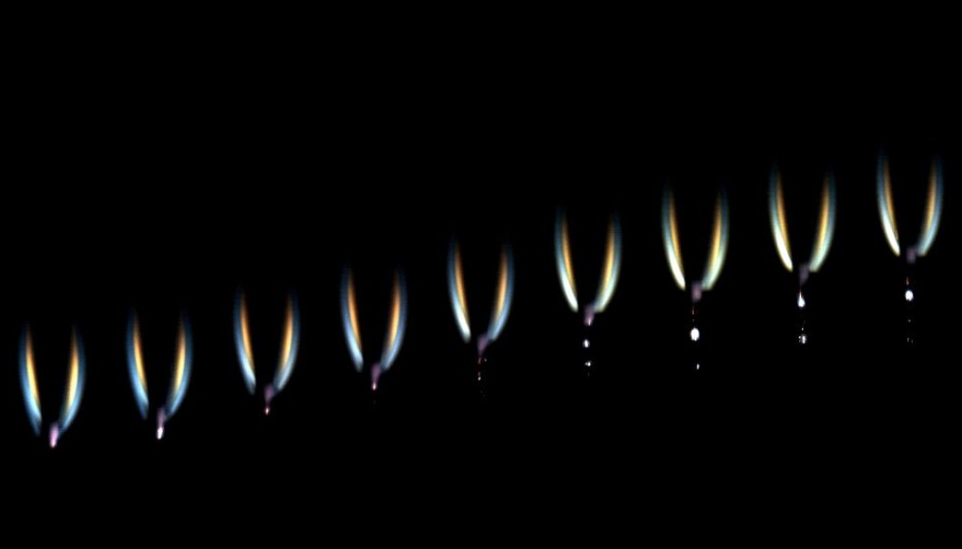 Astronautene på ISS har satt fyr på ulike materialer for å se hvordan de brenner uten tyngdekraft. Astronautene på ISS har satt fyr på ulike materialer for å se hvordan de brenner uten tyngdekraft.