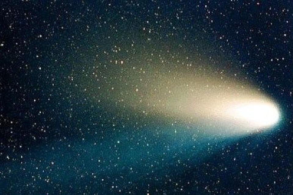 Kometer er snøballer av is og støv og kommer for det meste fra Oort-skyen som omgir solsystemet. (Foto: NASA)