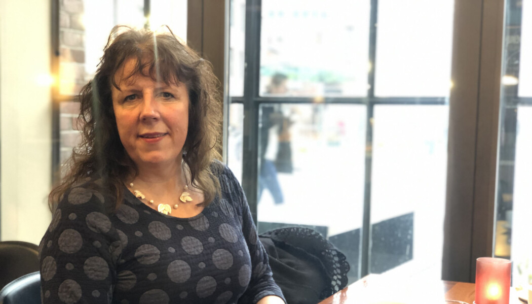 Kristin Berg, som er blind, tror mange opplever at flere digitale systemer er blitt mindre brukervennlige. Det rammer synshemmede ekstra hardt. Kristin Berg, som er blind, tror mange opplever at flere digitale systemer er blitt mindre brukervennlige. Det rammer synshemmede ekstra hardt.