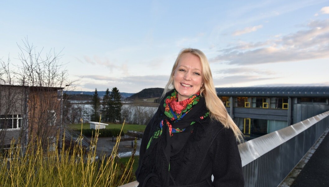 Runa Hestad Jenssen er lektor i musikk ved Fakultet for lærerutdanning og kunst- og kulturfag ved Nord universitet i Levanger. Hun arbeider med en doktorgradsstudie, og er tilknyttet et doktorgradsprogram ved NTNU, hvor hun undersøker opplevelsen av sangundervisning med jenter i stemmeskiftet. Runa Hestad Jenssen er lektor i musikk ved Fakultet for lærerutdanning og kunst- og kulturfag ved Nord universitet i Levanger. Hun arbeider med en doktorgradsstudie, og er tilknyttet et doktorgradsprogram ved NTNU, hvor hun undersøker opplevelsen av sangundervisning med jenter i stemmeskiftet.