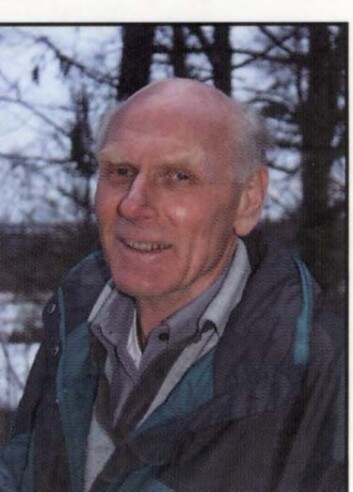Du kan rekke å se et falt tre forsvinne i løpet av din levetid, forteller professor emeritus Olav Hjeljord. (Foto: Privat) Du kan rekke å se et falt tre forsvinne i løpet av din levetid, forteller professor emeritus Olav Hjeljord. (Foto: Privat)