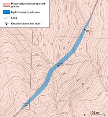 Den store og massive kvartsåra strekker seg over cirka 600 meters lengde. Den store og massive kvartsåra strekker seg over cirka 600 meters lengde.