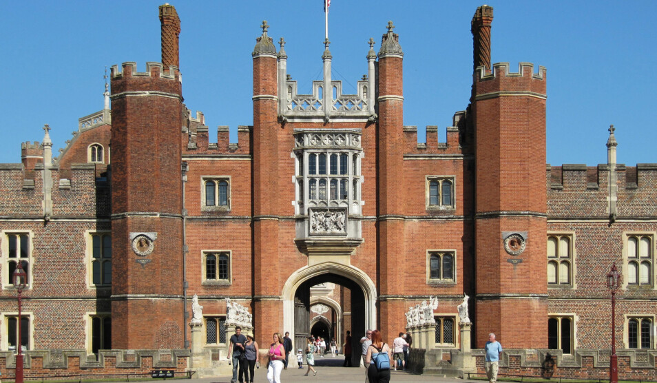 Et av Storbritannias mest hjemsøkte steder; Hampton Court Palace i Surrey.