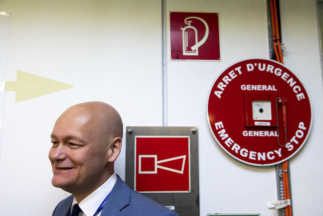 Are Raklev, professor i teoretisk partikkelfysikk, ser frem til de nye eksperimentene på CERN som skal lete etter mørk materie. Foto: Yngve Vogt Are Raklev, professor i teoretisk partikkelfysikk, ser frem til de nye eksperimentene på CERN som skal lete etter mørk materie. Foto: Yngve Vogt