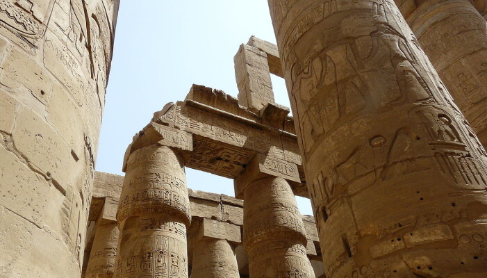 De store steinpilarene i tempelbyen til Amun-Ra i Karnak. De store steinpilarene i tempelbyen til Amun-Ra i Karnak.