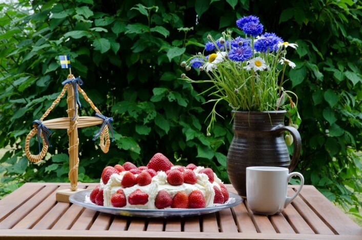 Både i Danmark og i Sverige er St.Hans eller Midtsommar de dagene med størst oppslutning i befolkningen. (Foto:Colorbox) Både i Danmark og i Sverige er St.Hans eller Midtsommar de dagene med størst oppslutning i befolkningen. (Foto:Colorbox)