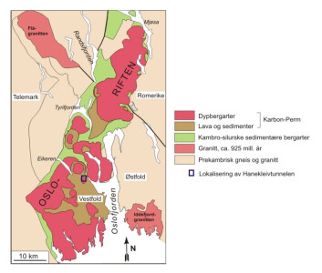 "Her ser du et geologisk oversiktskart som viser utstrekningen av Osloriften. Det aktuelle området i Hanekleiva er vist med en blå firkant. Foto: Illustrasjon fra undersøkelsesgruppens rapport." "Her ser du et geologisk oversiktskart som viser utstrekningen av Osloriften. Det aktuelle området i Hanekleiva er vist med en blå firkant. Foto: Illustrasjon fra undersøkelsesgruppens rapport."