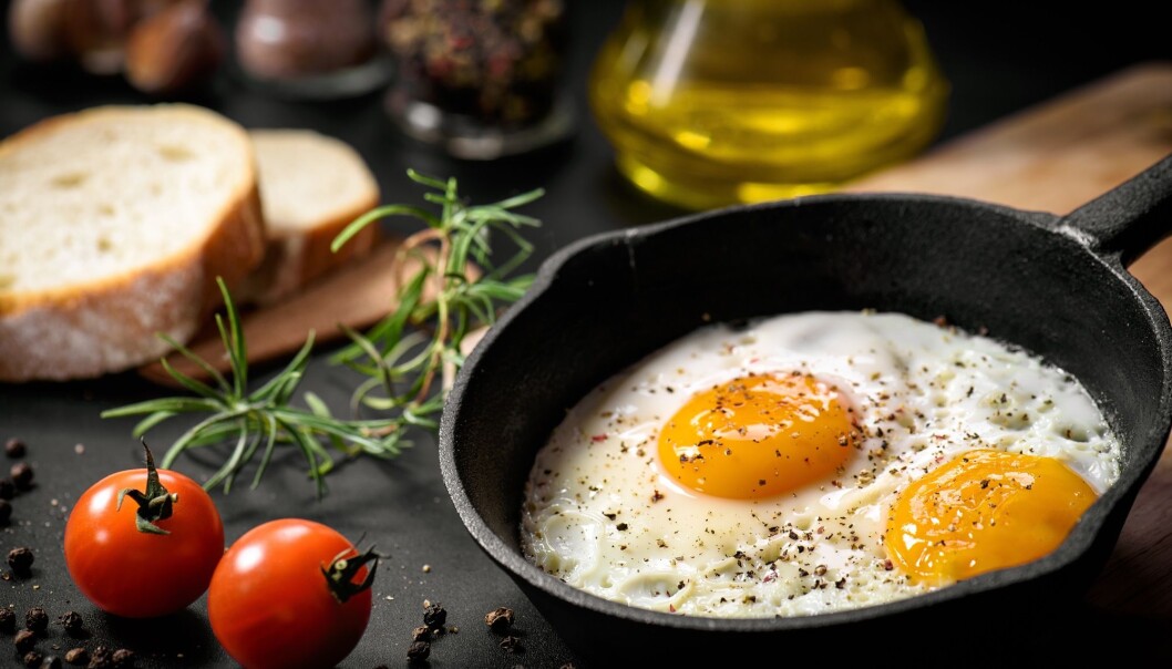 Stor studie slår fast at moderat inntak av egg ikke har en negativ innvirkning på kolesterolet i blodet, som tidligere studier har tydet på. Stor studie slår fast at moderat inntak av egg ikke har en negativ innvirkning på kolesterolet i blodet, som tidligere studier har tydet på.