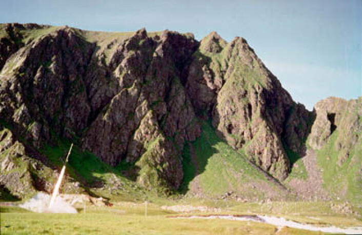Ferdinand 1 går til værs og Norge entrer romalderen. (Foto: Andøya Rakettskytefelt) Ferdinand 1 går til værs og Norge entrer romalderen. (Foto: Andøya Rakettskytefelt)