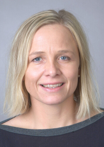 Forsker Birgitte Graverholt mener flere sykehjemsbeboere kunne blitt behandlet på sykehjemmet fremfor å bli innlagt på sykehus når akutt sykdom oppstår. (Foto: Jørgen Barth) Forsker Birgitte Graverholt mener flere sykehjemsbeboere kunne blitt behandlet på sykehjemmet fremfor å bli innlagt på sykehus når akutt sykdom oppstår. (Foto: Jørgen Barth)