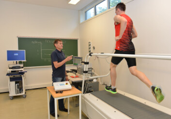 Henrik Ingebrigtsen er jevnlig inne til testing hos idrettsdosent Leif Inge Tjelta på fysiologilabben ved Universitetet i Stavanger. (Foto: Asbjørn Jensen, UiS) Henrik Ingebrigtsen er jevnlig inne til testing hos idrettsdosent Leif Inge Tjelta på fysiologilabben ved Universitetet i Stavanger. (Foto: Asbjørn Jensen, UiS)