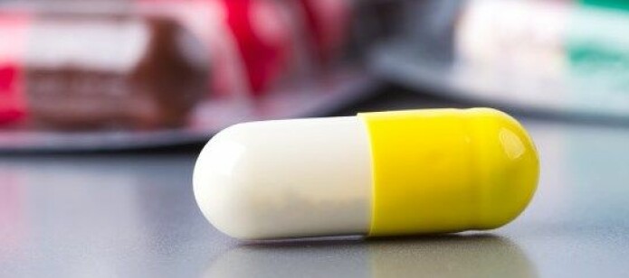 Placeboeffekten kan gi dei utrulegaste utslag, som at store piller verkar betre enn litt mindre piller, og at farga pillar har større effekt enn kvite piller. Men folk har endå meir tru på effekten av kapslar, for placeboeffekten av desse trumfar piller. (Foto: Colourbox)