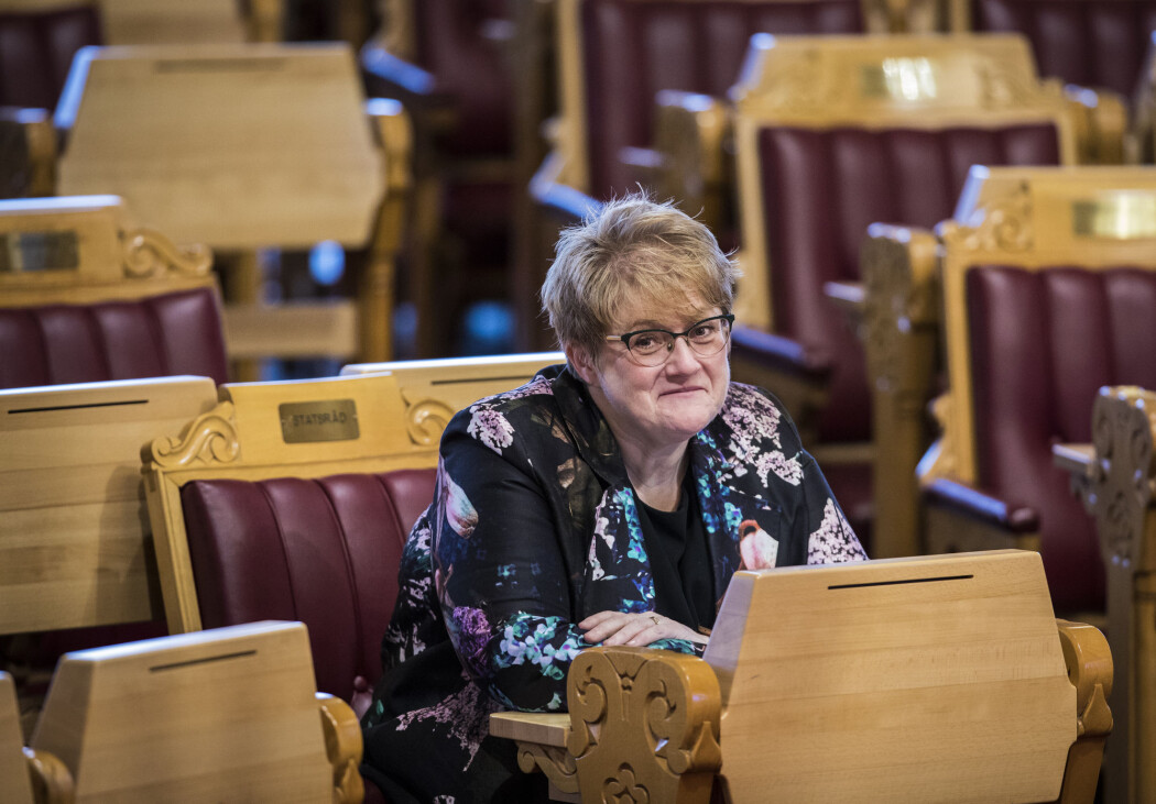 Kunnskapsminister Trine Skei Grande (V) ønsker å se på muligheten for et nasjonalt datasystem for fravær i skolene. Kunnskapsminister Trine Skei Grande (V) ønsker å se på muligheten for et nasjonalt datasystem for fravær i skolene.