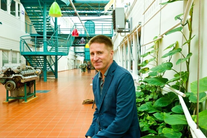 Dagens organisasjonsteorier er for opphengt i rasjonalitetstekningen fra 60-tallet, mener Tor Hernes. (Foto: Jan-Henrik Kulberg) Dagens organisasjonsteorier er for opphengt i rasjonalitetstekningen fra 60-tallet, mener Tor Hernes. (Foto: Jan-Henrik Kulberg)