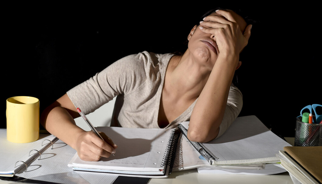 Selv om stressede situasjoner noen ganger kan oppleves som uhåndterbare, er det mye lærere selv kan gjøre for å håndtere stress. Selv om stressede situasjoner noen ganger kan oppleves som uhåndterbare, er det mye lærere selv kan gjøre for å håndtere stress.