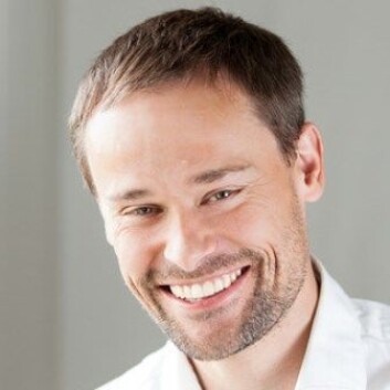 Molekylærbiolog Jarle Bruun har funnet en biomarkør hos pasienter med tarmkreft, som kan avsløre høy risiko for tilbakefall. Han forsvarte sin doktorgrad i slutten av april. (Foto: Privat) Molekylærbiolog Jarle Bruun har funnet en biomarkør hos pasienter med tarmkreft, som kan avsløre høy risiko for tilbakefall. Han forsvarte sin doktorgrad i slutten av april. (Foto: Privat)